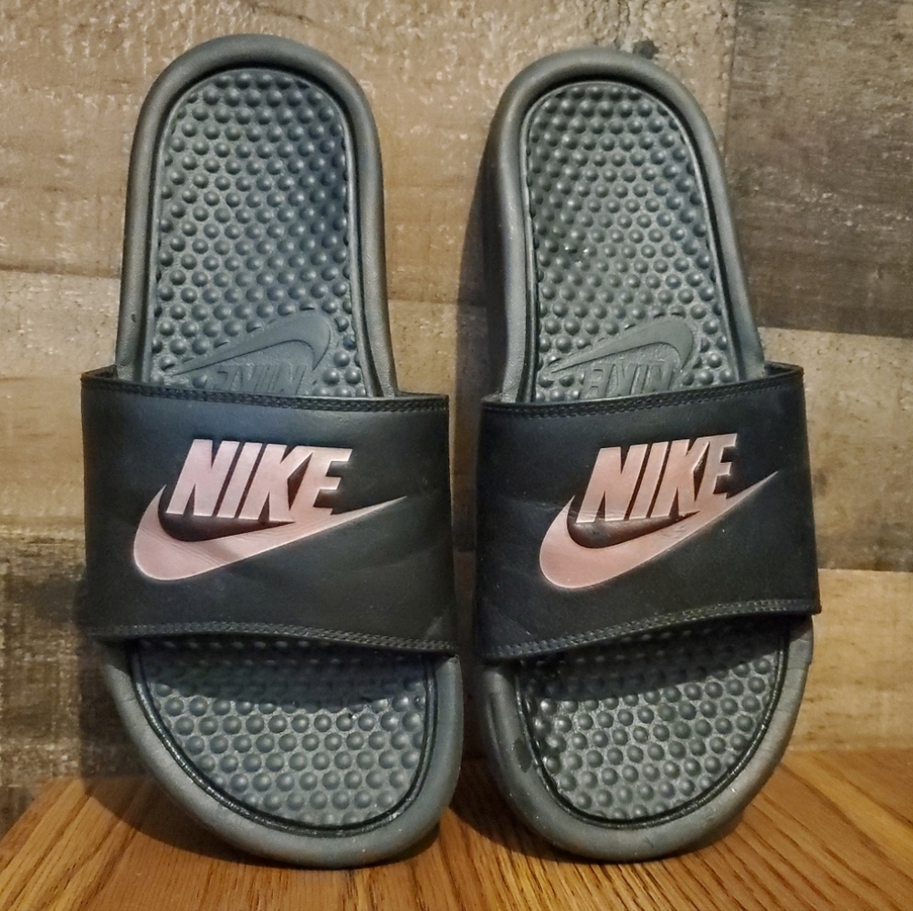 NIKE WOMEN'S BENASSI Slides Sandals Slip-on Shoes Black Pink 343881-007 Sz 7